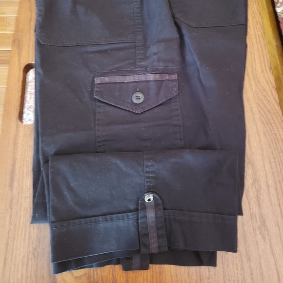 Gloria Vanderbilt Crop Cargo Pants! - Picture 3 of 11